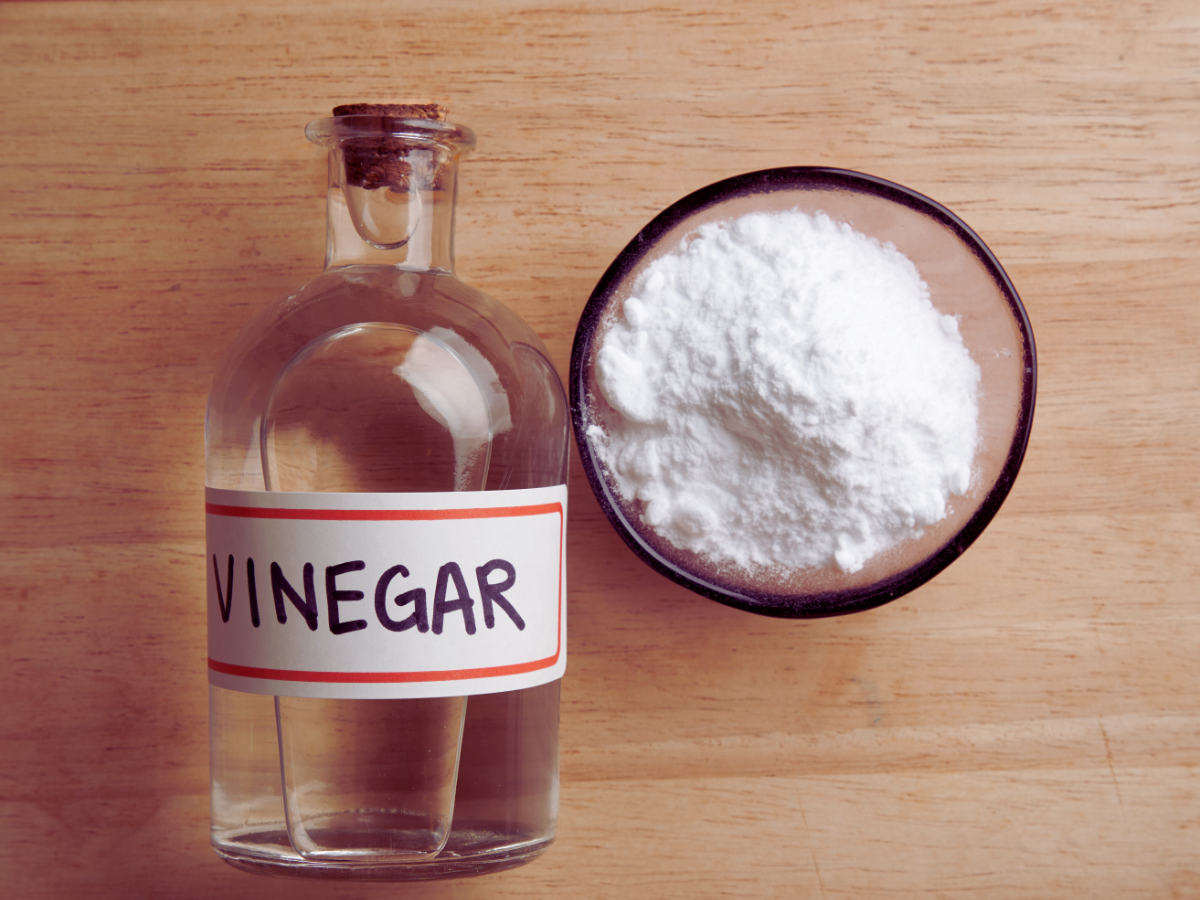 baking soda and vinegar natural drain cleaner